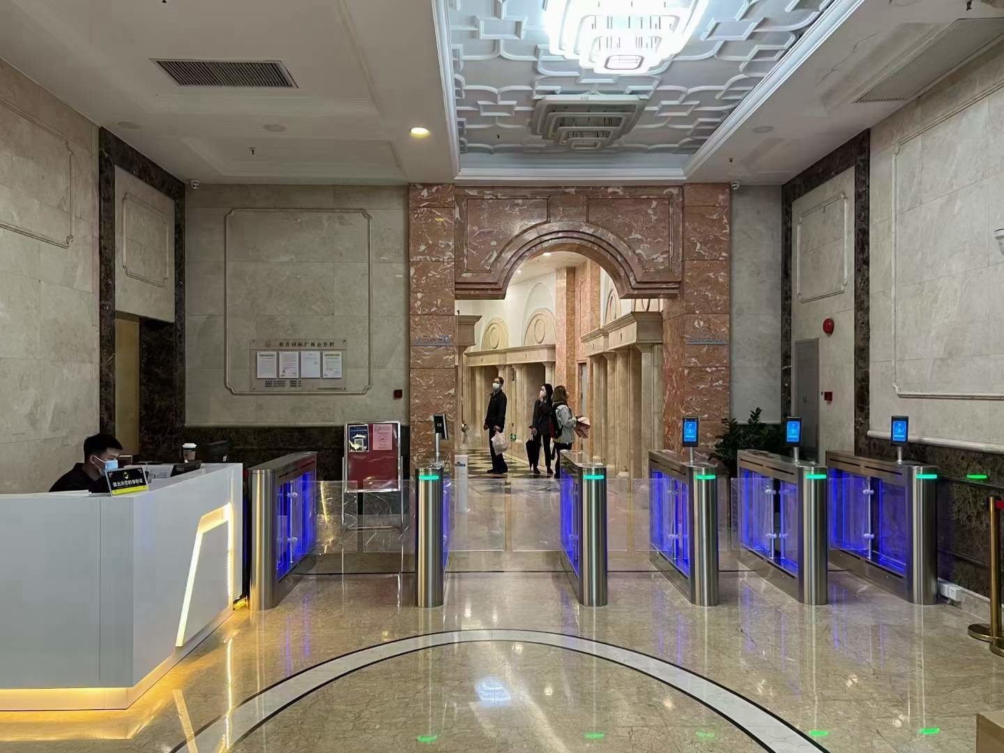 kasus perusahaan terbaru tentang Pintu Putar Gerbang Ayun DRTD6653 -Guangzhou Yuexiu Oriental International Plaza Building